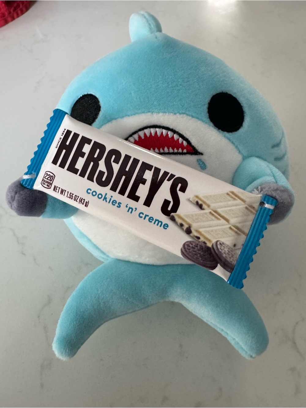 ZURU Snackles Series 2 Shark & Hershey Cookies n Cream
